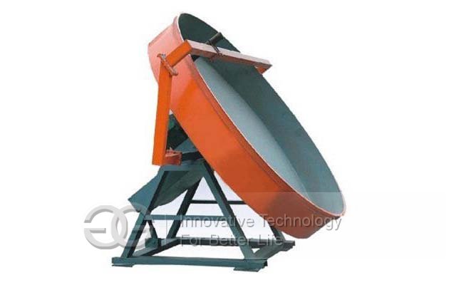 Fertilizer granulating machine