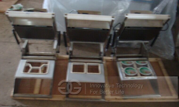 Manual food tray sealing machine