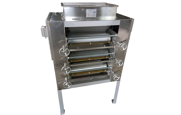 Hot Sale Peanut Milling Machine 